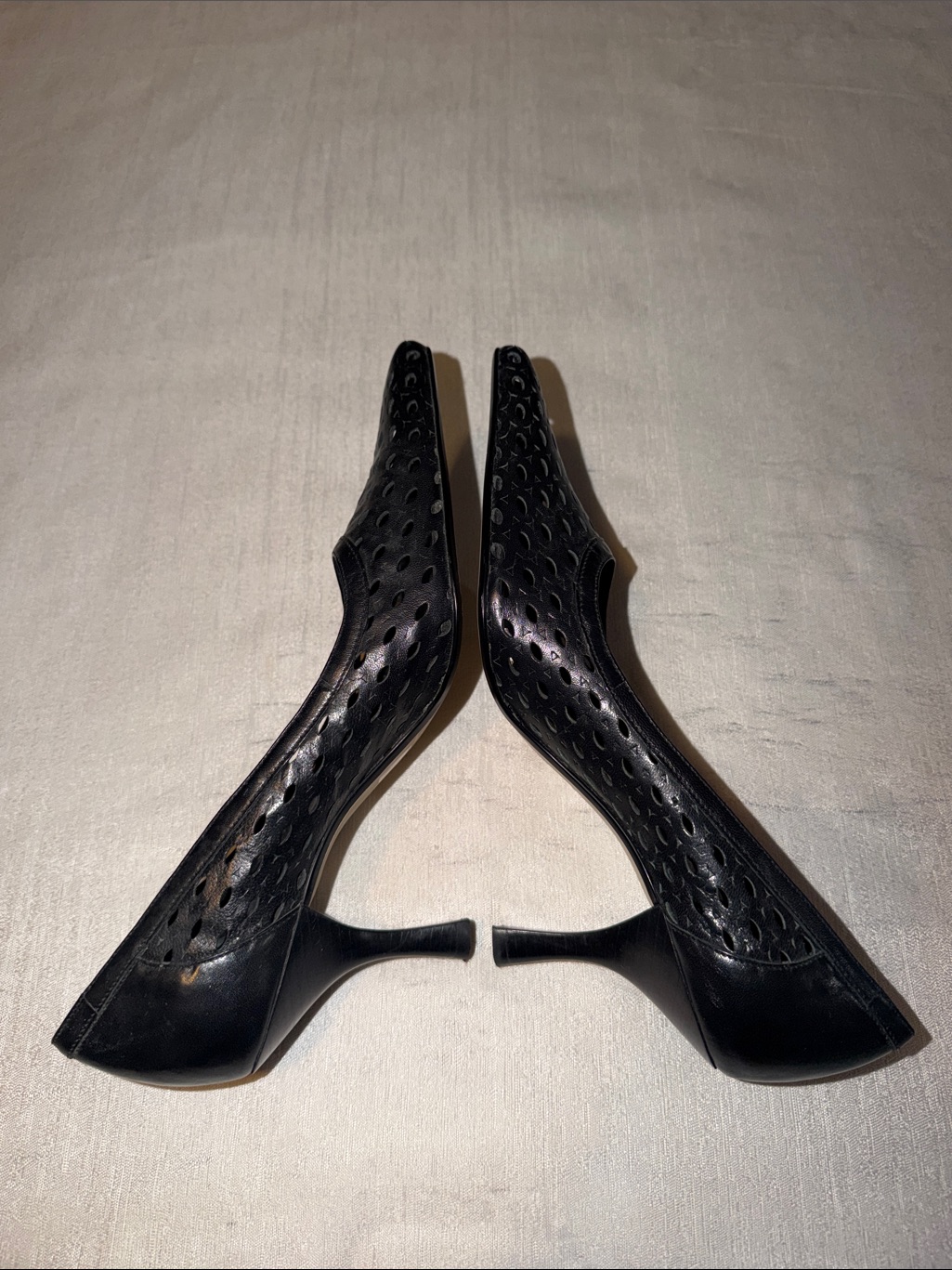Franco Sarto Women’s Black Perforated Pointed-Toe Kitten Heel Pumps Size 7.5 — image 7 of 8